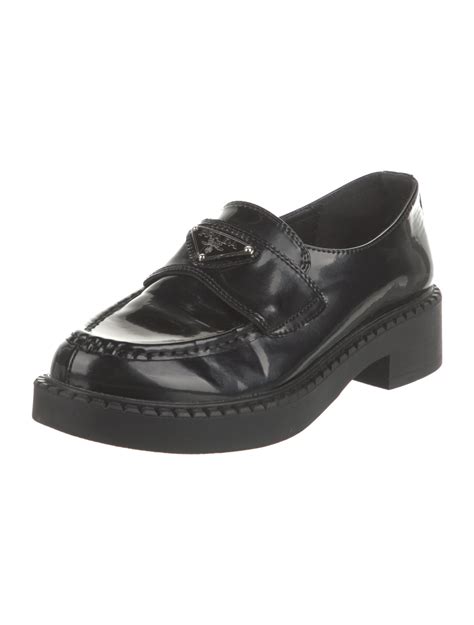 prada gold patent scalloped oxfords|Prada Patent Leather Oxfords .